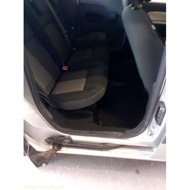 2015 Renault Kangoo-46165172