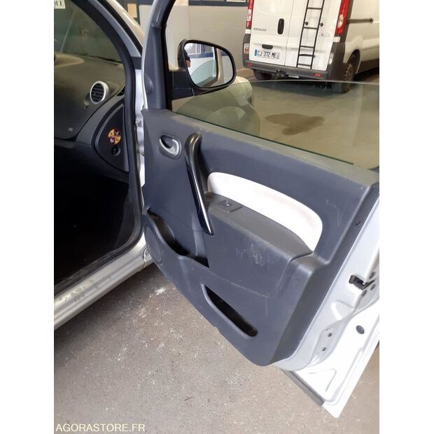 2015 Renault Kangoo-46165174