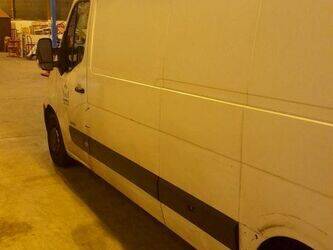 2010-renault-master-2-3-46165350