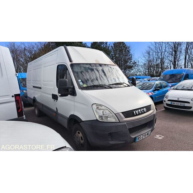 2011 Iveco 35C15-46165542