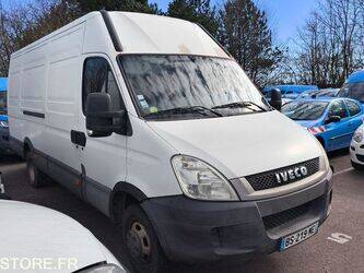 صورة ل عربات 2011 ايفكو 35C15