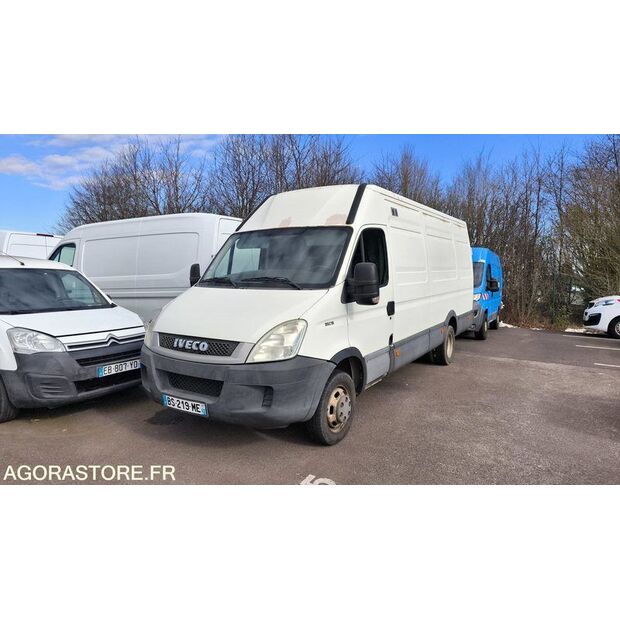 2011 Iveco 35C15-46165543