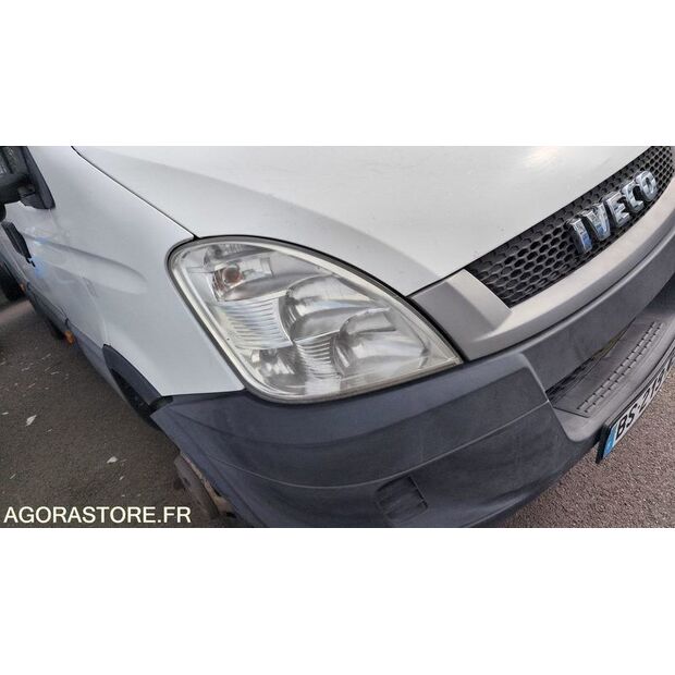 2011 Iveco 35C15-46165545