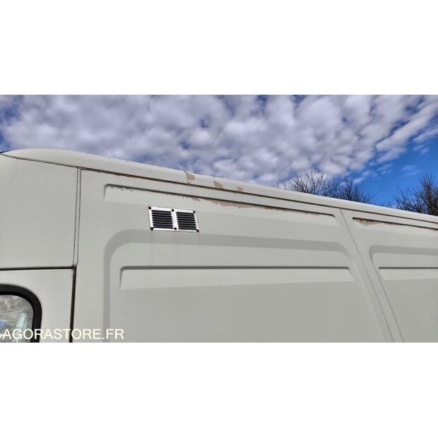 2011 Iveco 35C15-46165550