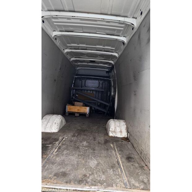 2011 Iveco 35C15-46165557