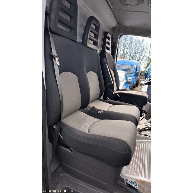 2011 Iveco 35C15-46165558