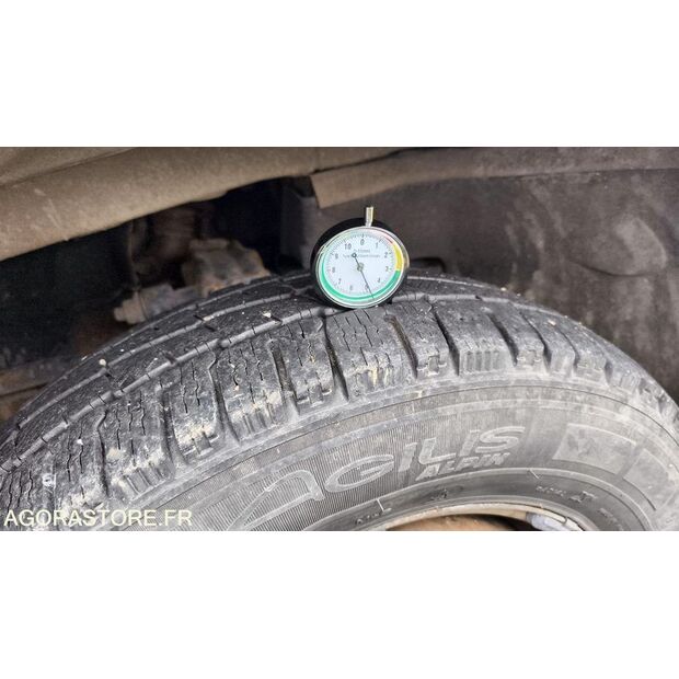 2011 Iveco 35C15-46165570