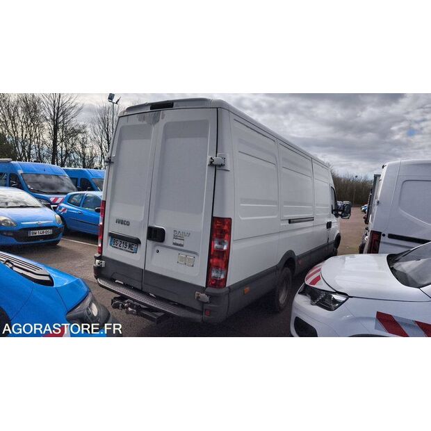 2011 Iveco 35C15-46165574