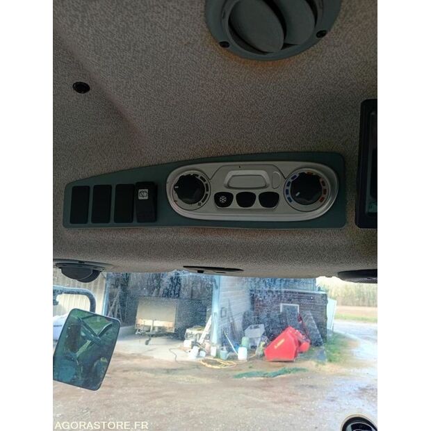 2016 سيم Explorer-46166023