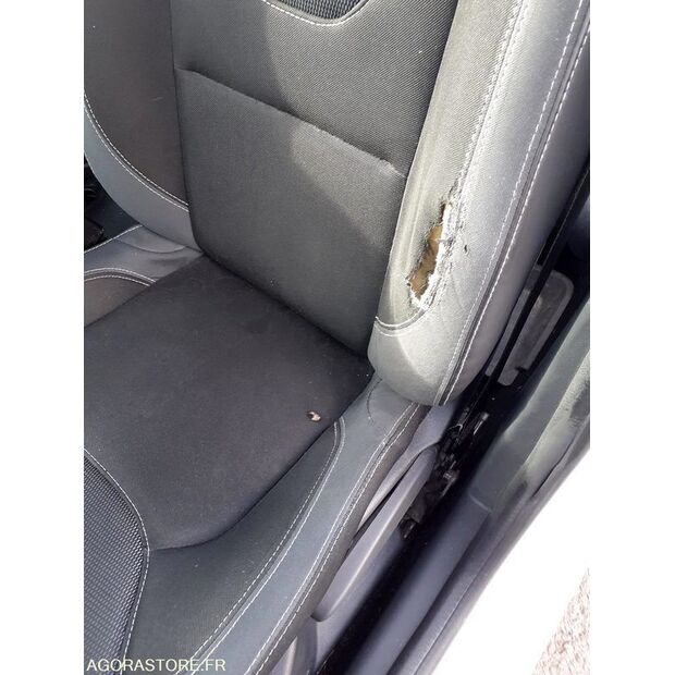 2016 Renault Clio-46166247