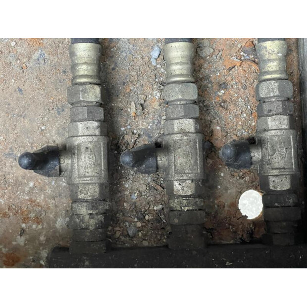 2002 Atlas-Copco XRVS 466 MD - N-46166989