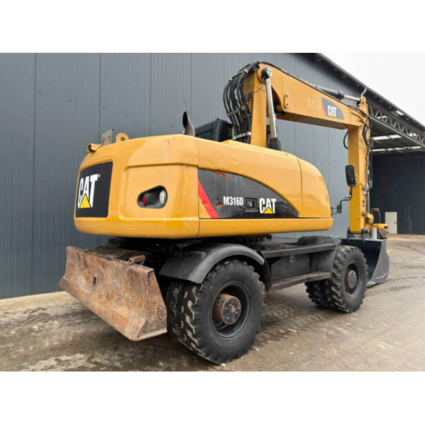 2011 Caterpillar M316D-46168827