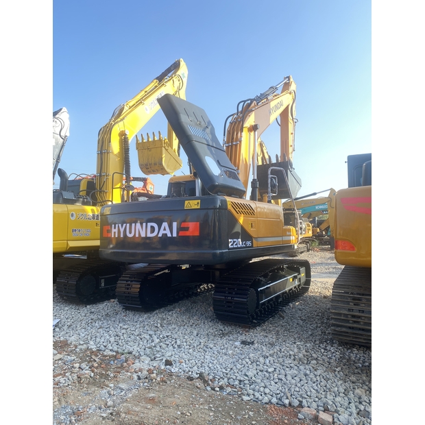 2024 هيونداي 220LC-9S-46169024