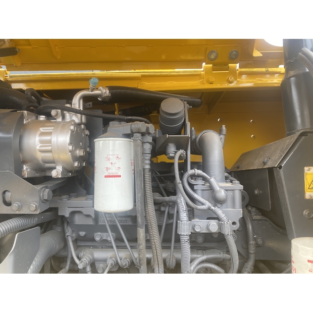 2025 Komatsu PC70-8-46169053