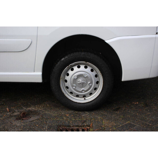 2015 Peugeot Expert-46170258