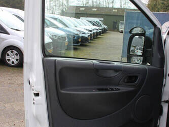 2015-peugeot-expert-1435344-46170274