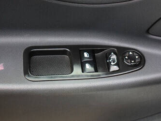 2015-peugeot-expert-1435344-46170275