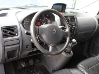 2015-peugeot-expert-1435344-46170277