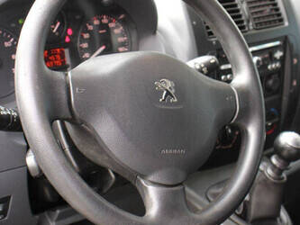 2015-peugeot-expert-1435344-46170278