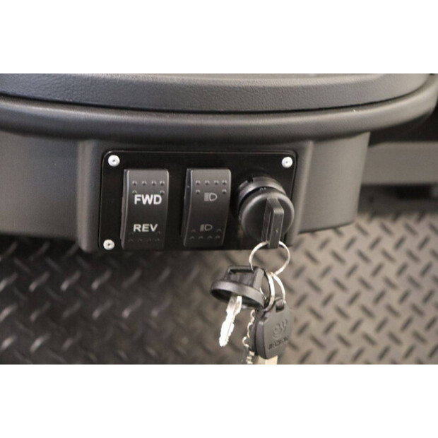 2025 OX KG2-46170946