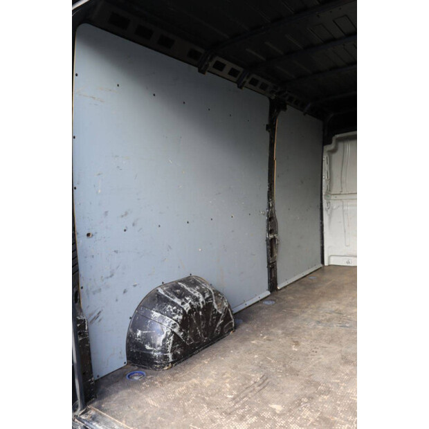 2020 Peugeot BOXER-46171091