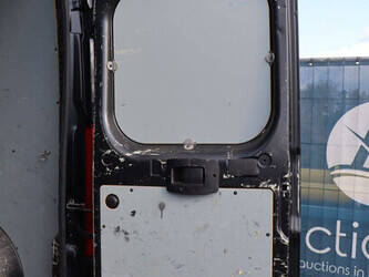 2020-peugeot-boxer-1435358-46171095