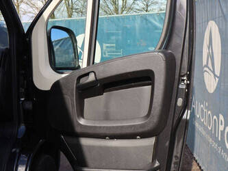 2020-peugeot-boxer-1435358-46171097