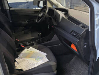 2021-volkswagen-caddy-46171214