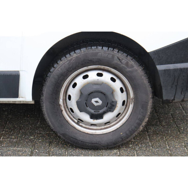 2019 Renault Trafic-46171337