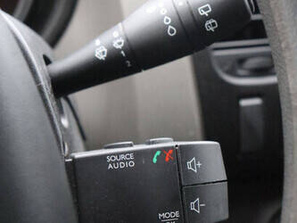 2019-renault-trafic-1435364-46171354