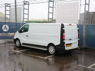 2018-renault-trafic-1435369-46171598