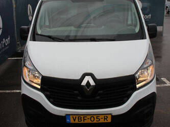2018-renault-trafic-1435369-46171602