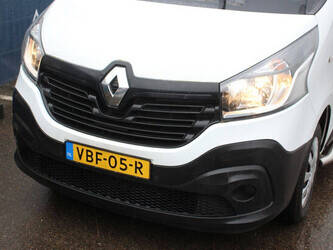 2018-renault-trafic-1435369-46171604