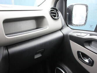 2018-renault-trafic-1435369-46171639