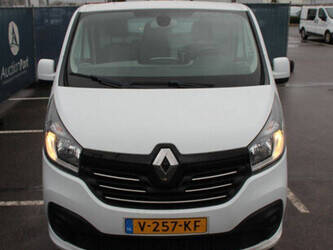 2017-renault-trafic-1435375-46171849