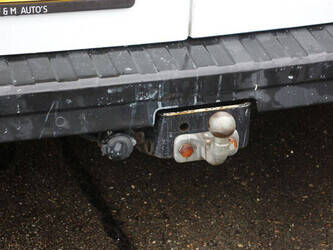 2017-renault-trafic-1435375-46171858