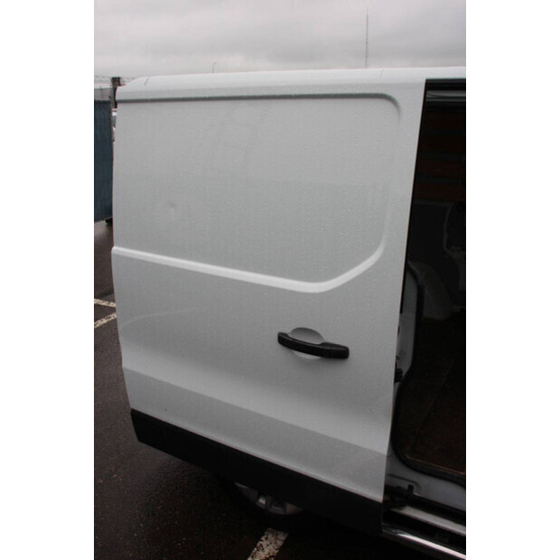 2017 Renault Trafic-46171867