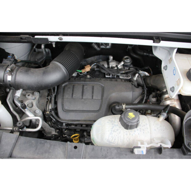 2017 Renault Trafic-46171874