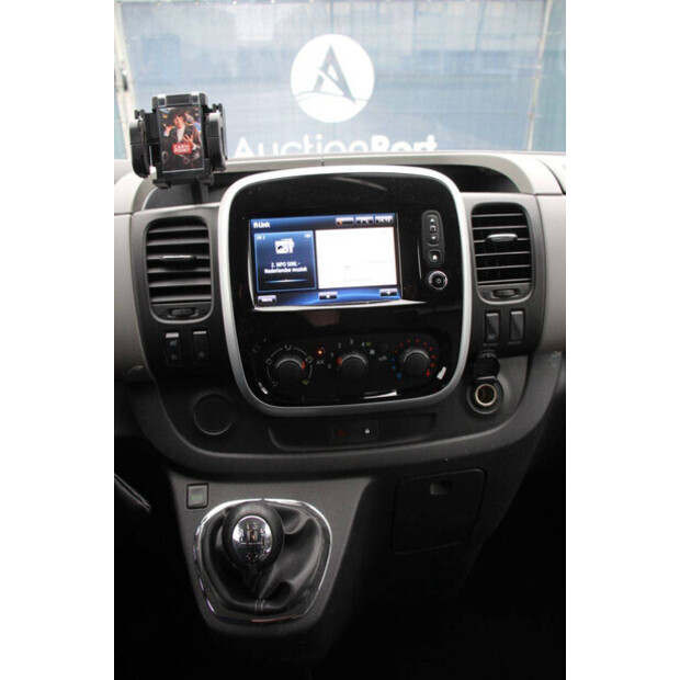 2017 Renault Trafic-46171880