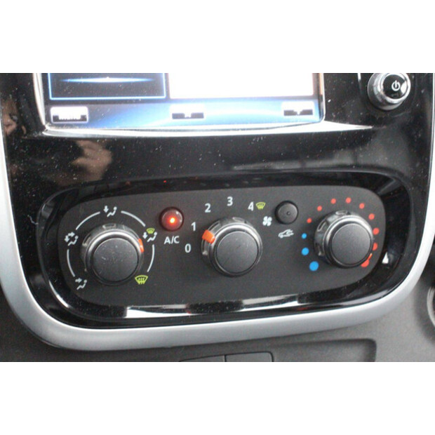 2017 Renault Trafic-46171882