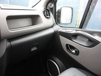 2017-renault-trafic-1435375-46171886