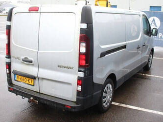 2018-renault-trafic-1435376-46171893