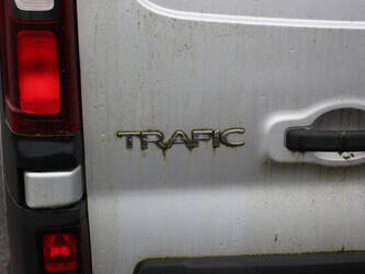 2018-renault-trafic-1435376-46171911