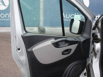 2018-renault-trafic-1435376-46171929