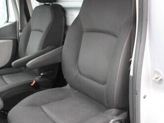 2018-renault-trafic-1435376-46171930