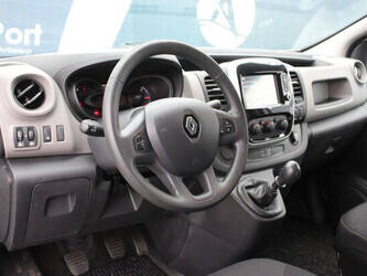 2018-renault-trafic-1435376-46171932