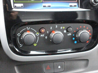 2018-renault-trafic-1435376-46171940