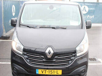 2016-renault-trafic-1435379-46171995