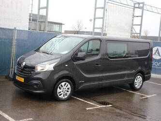 2016-renault-trafic-1435379-46171996