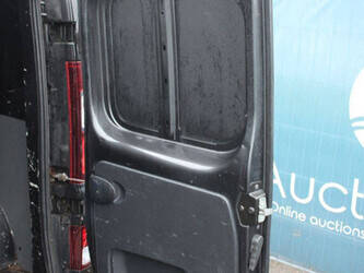 2016-renault-trafic-1435379-46172009